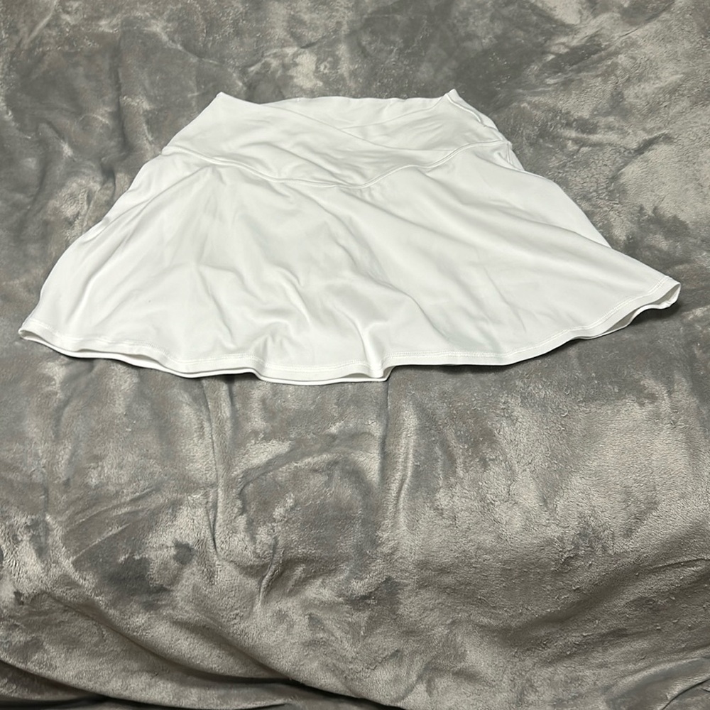 OFFLINE by aerie realme crossover tennis skort (White, M)